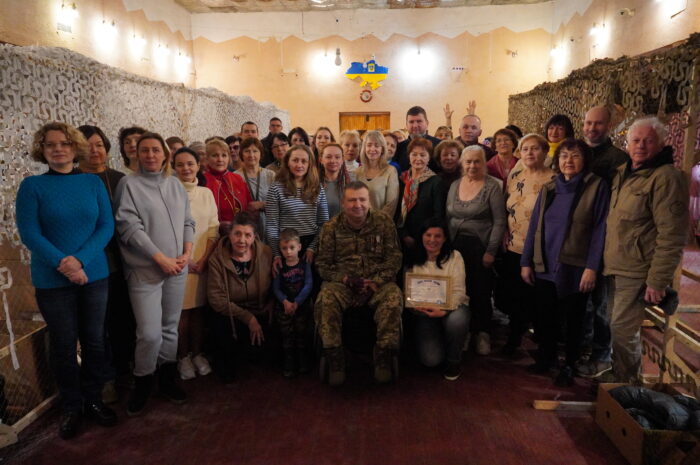 Волонтери встановили національний рекорд з плетіння маскувальних сіток